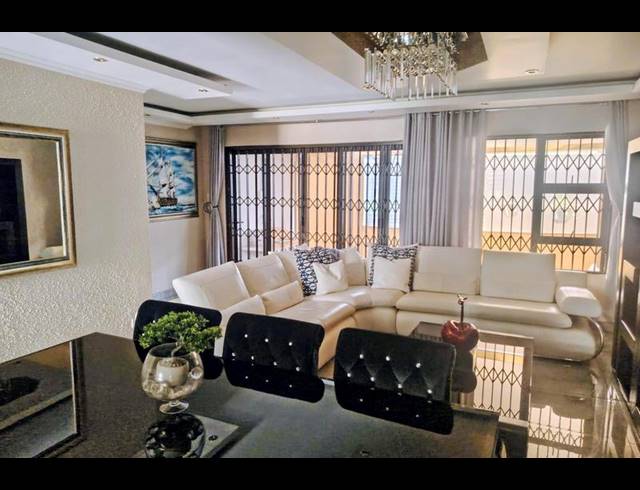 3 BEDROOM TOWNHOUSE FOR SALE IN BEDFORD GARDENS